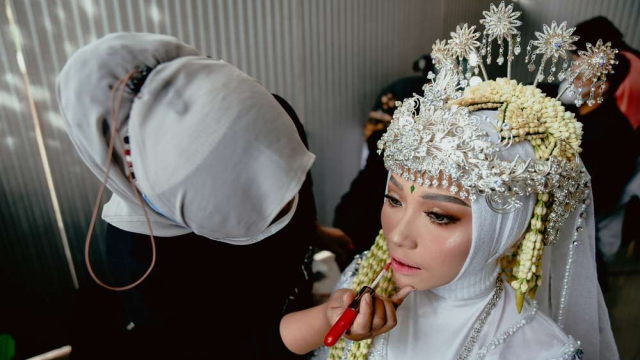 Cara Memilih MUA Pengantin Serta Tips Tes Make Up, Perbedaan Teknik Airbrush vs Tradisional, dan Ketahanan Produk